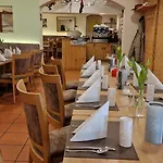 - Kärntnerhof Gasthof Faak am See