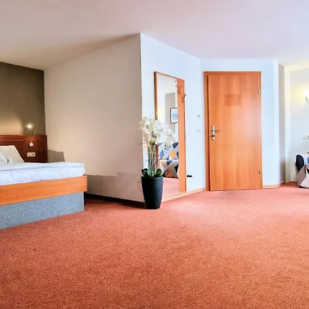 - Kaerntnerhof Inn Faak am See