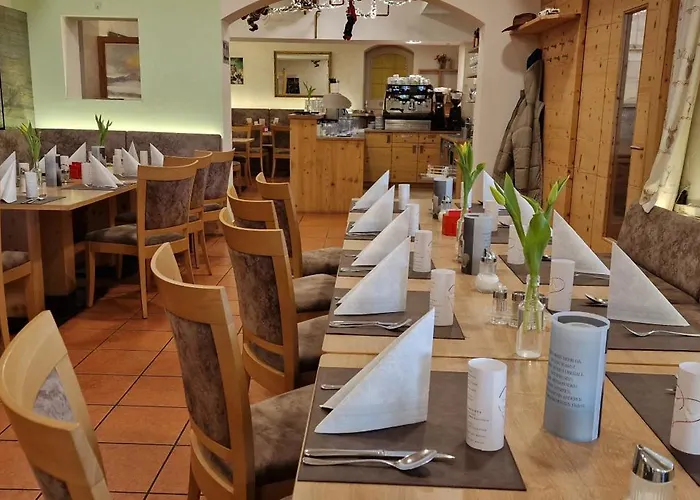 - Kaerntnerhof Zajazd Faak am See