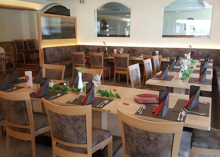 - Kaerntnerhof Zajazd Faak am See